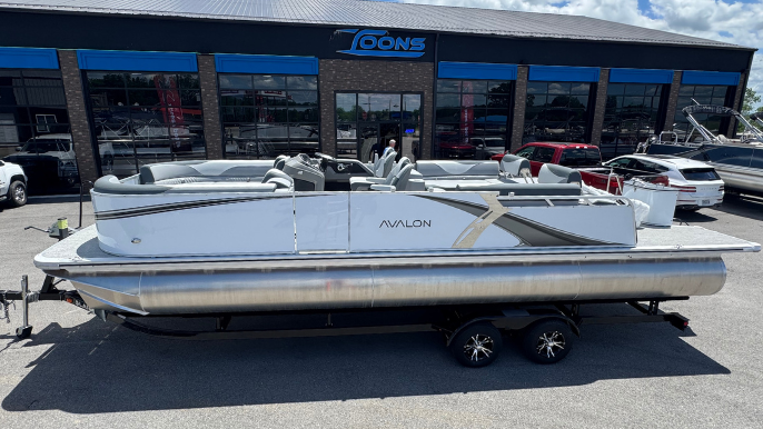25 foot Avalon tritoon boat for larger lakes in oklahoma
