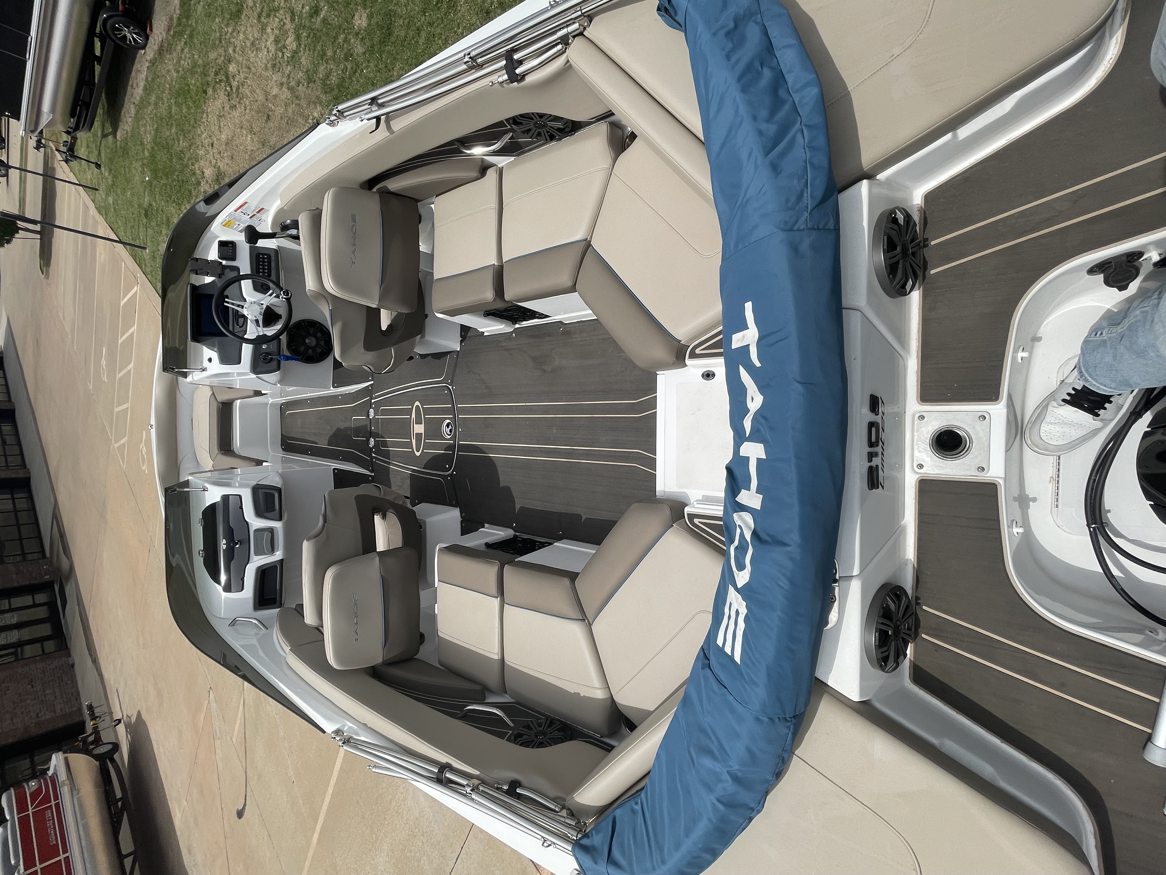 2024 Tahoe 210 S Limited Bowrider