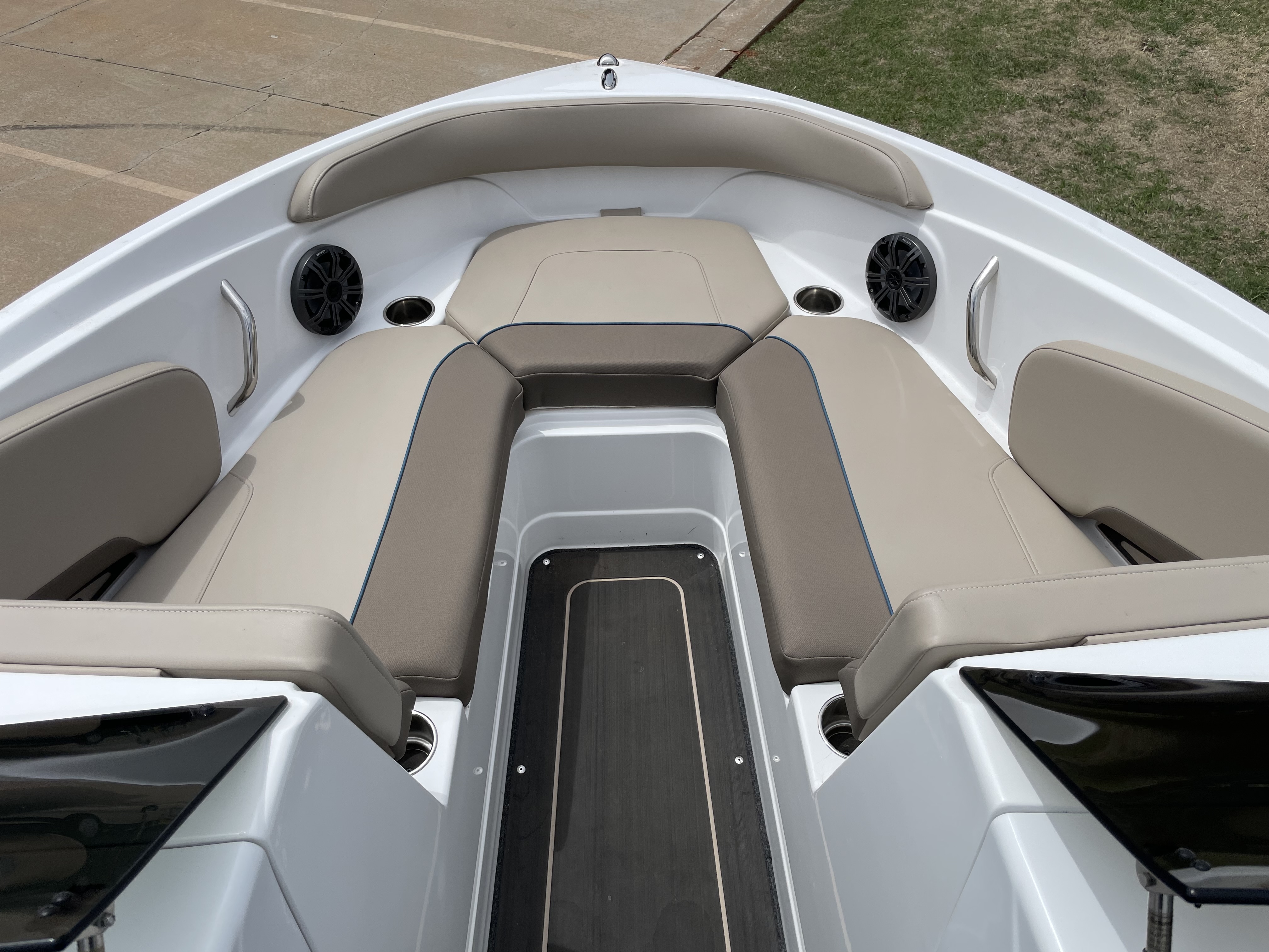 2024 Tahoe 210 S Limited Bowrider