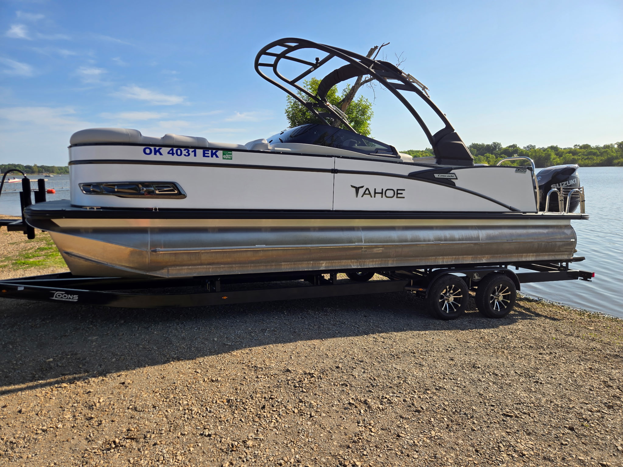 2024 Tahoe Cascade 2585 EL Windshield Pontoon