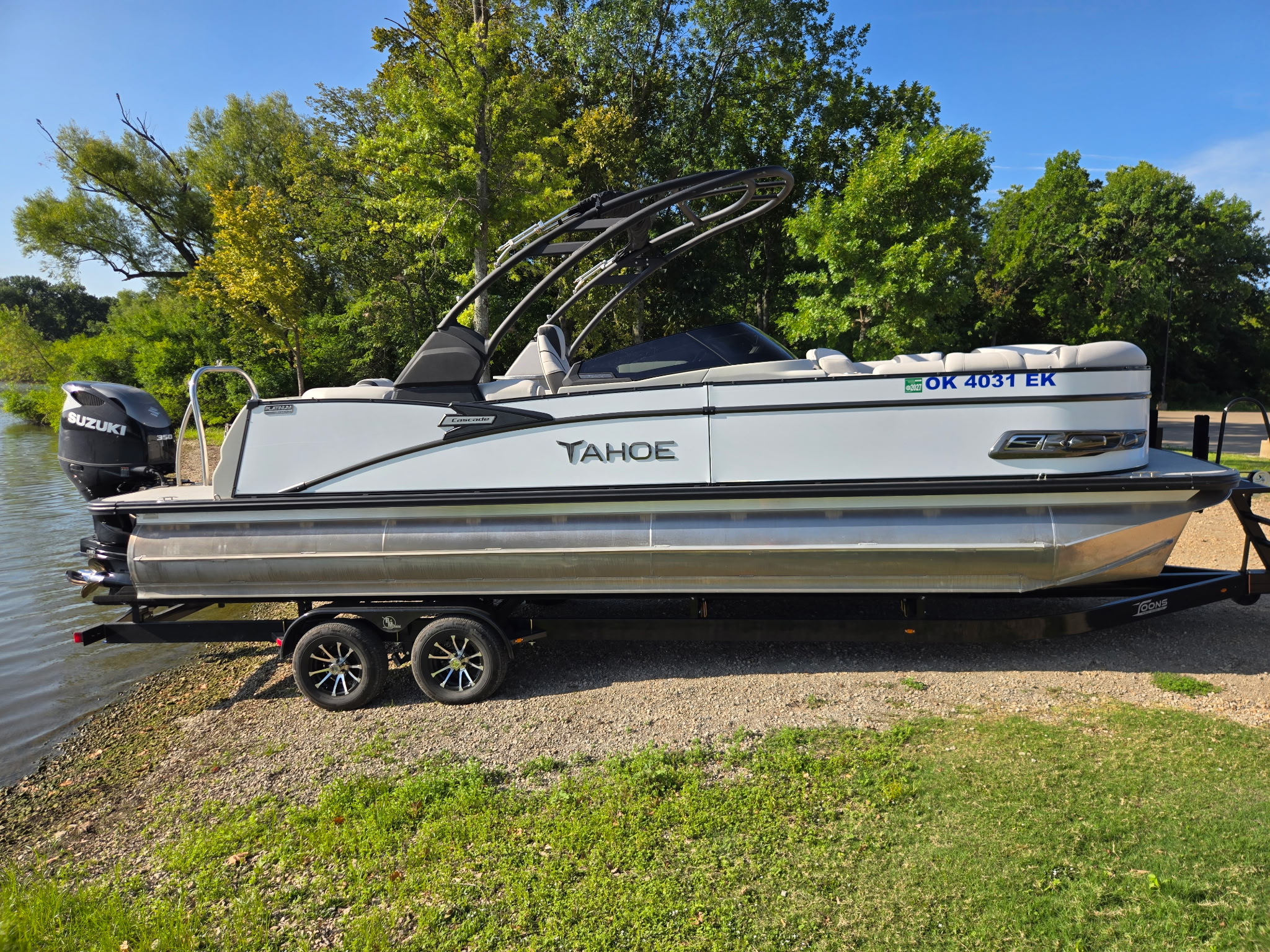 2024 Tahoe Cascade 2585 EL Windshield Pontoon