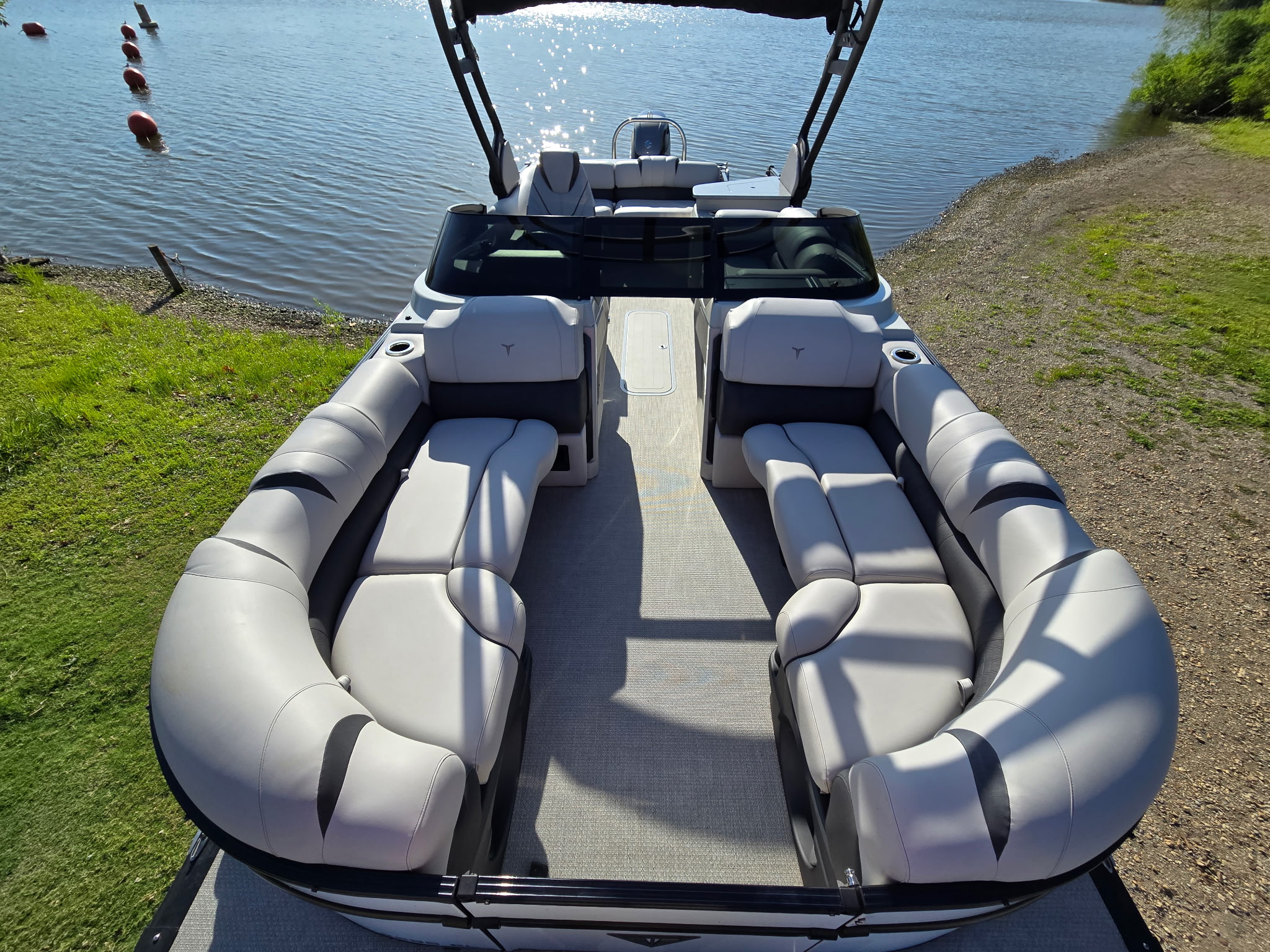 2024 Tahoe Cascade 2585 EL Windshield Pontoon