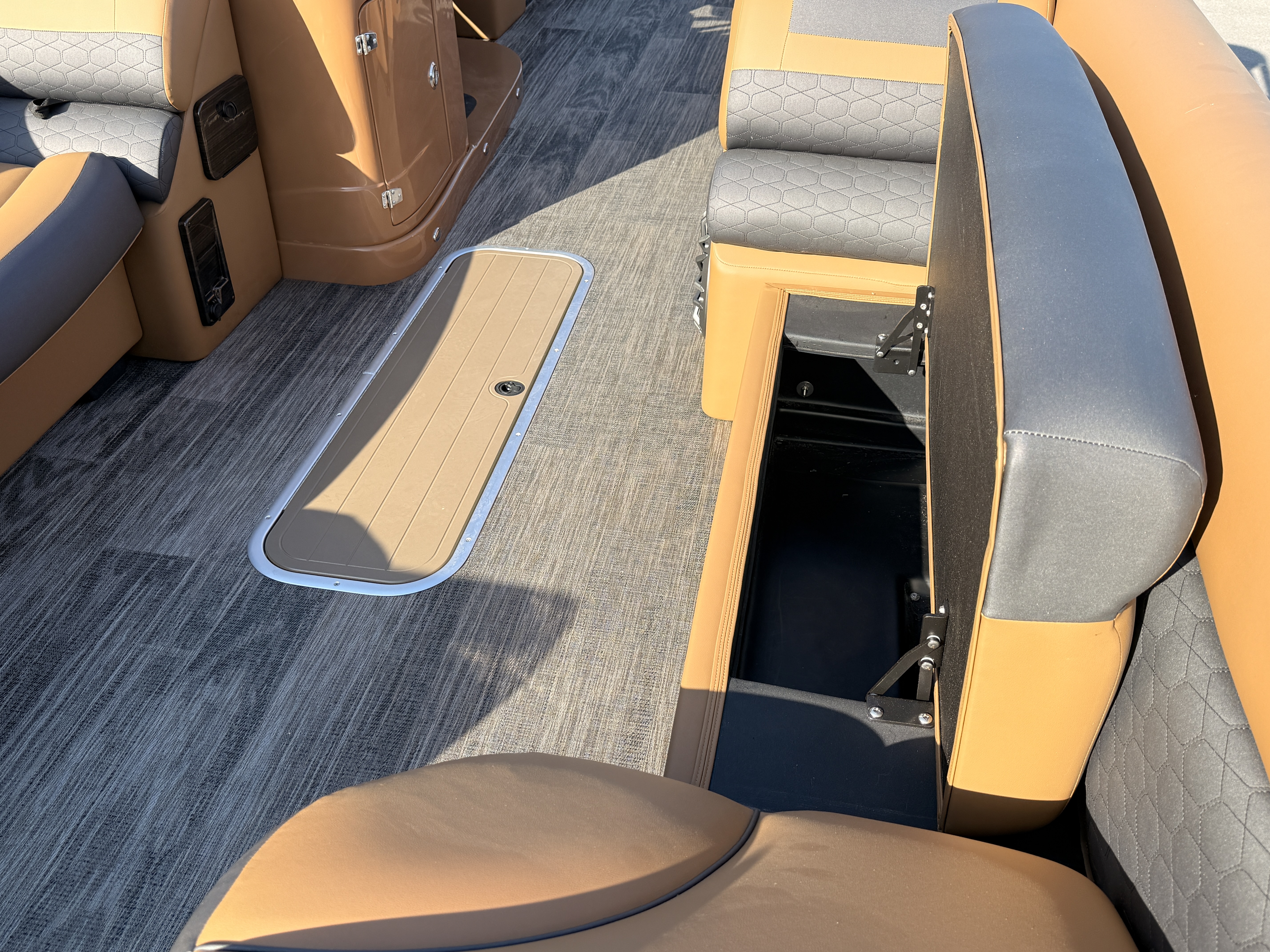 2027 Landau 25 CRS Pontoon