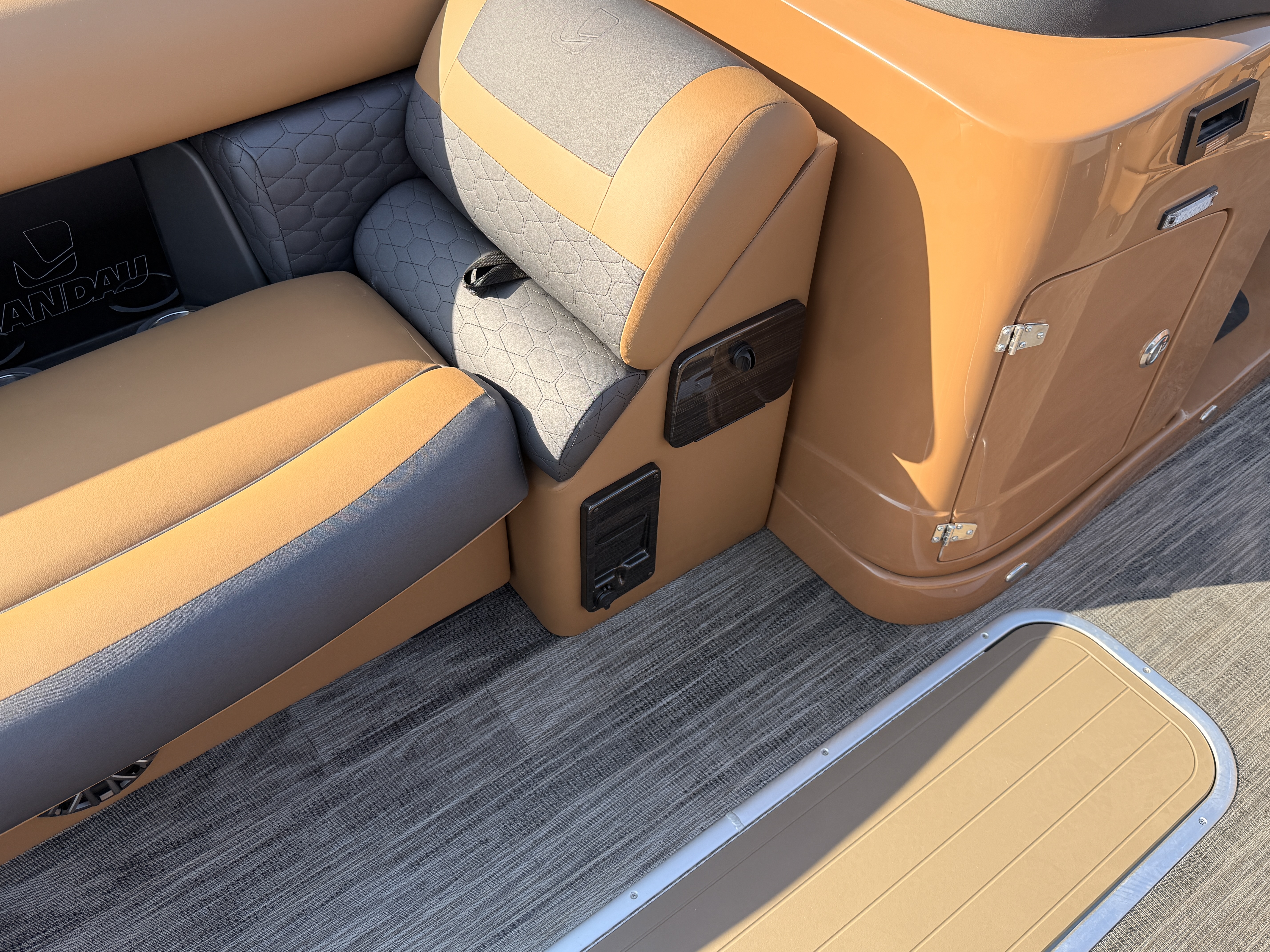 2027 Landau 25 CRS Pontoon