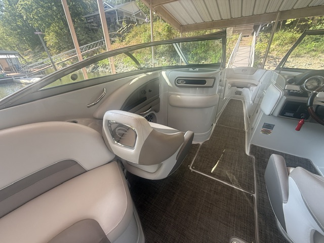 2018 Crownline 275 SS Open Bow