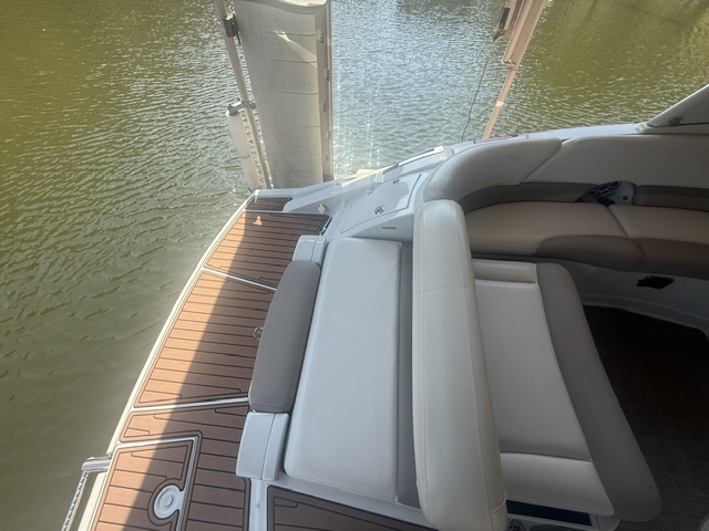 2018 Crownline 275 SS Open Bow