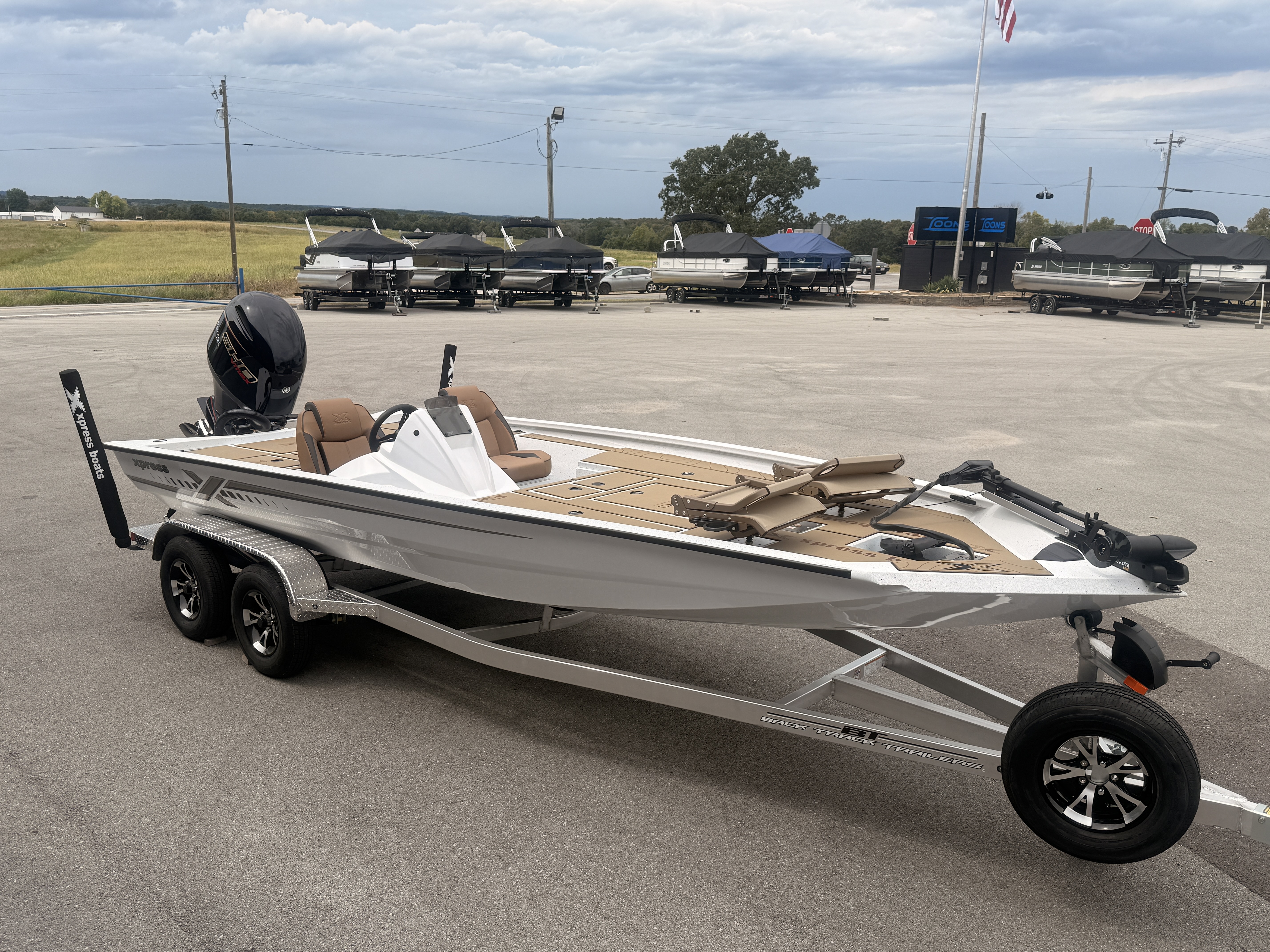 2027 Xpress H20 Crappie Fishing Boat
