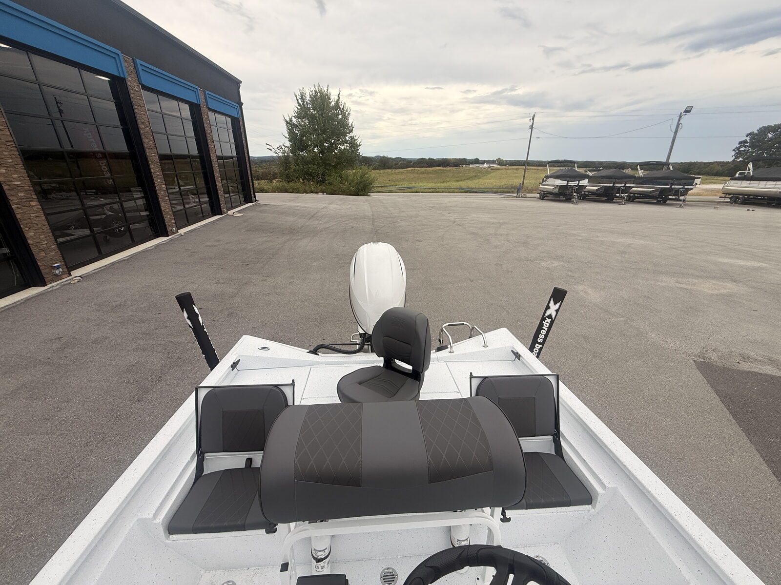 2027 Xpress H20 Bay Fishing Boat