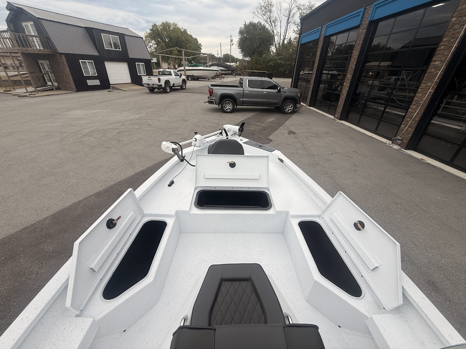 2027 Xpress H20 Bay Fishing Boat