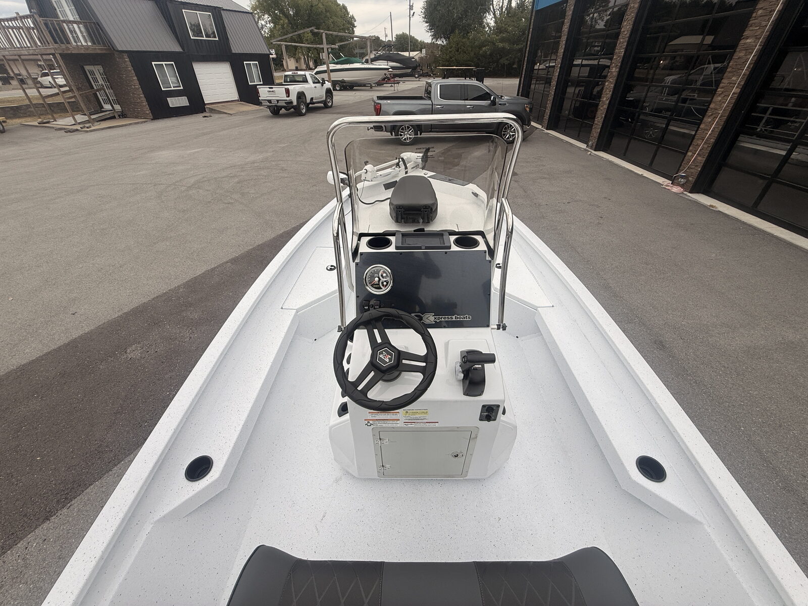 2027 Xpress H20 Bay Fishing Boat