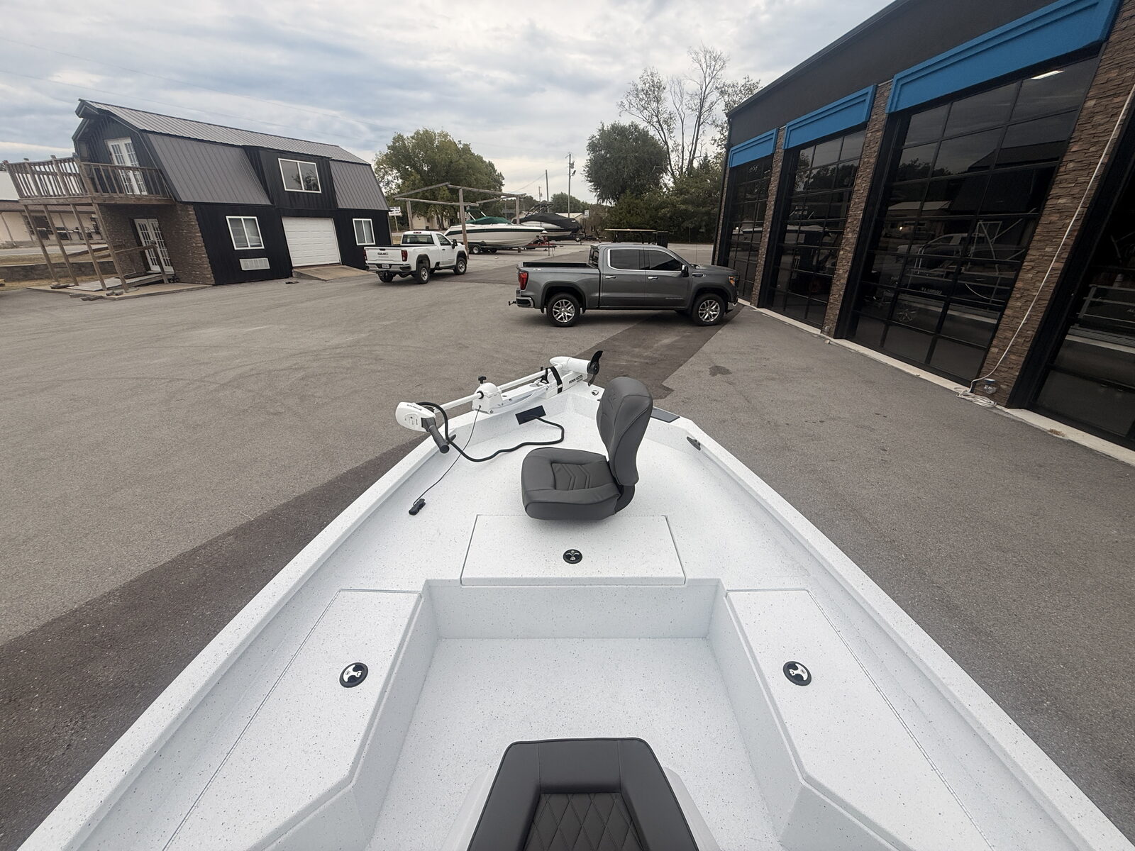 2027 Xpress H20 Bay Fishing Boat