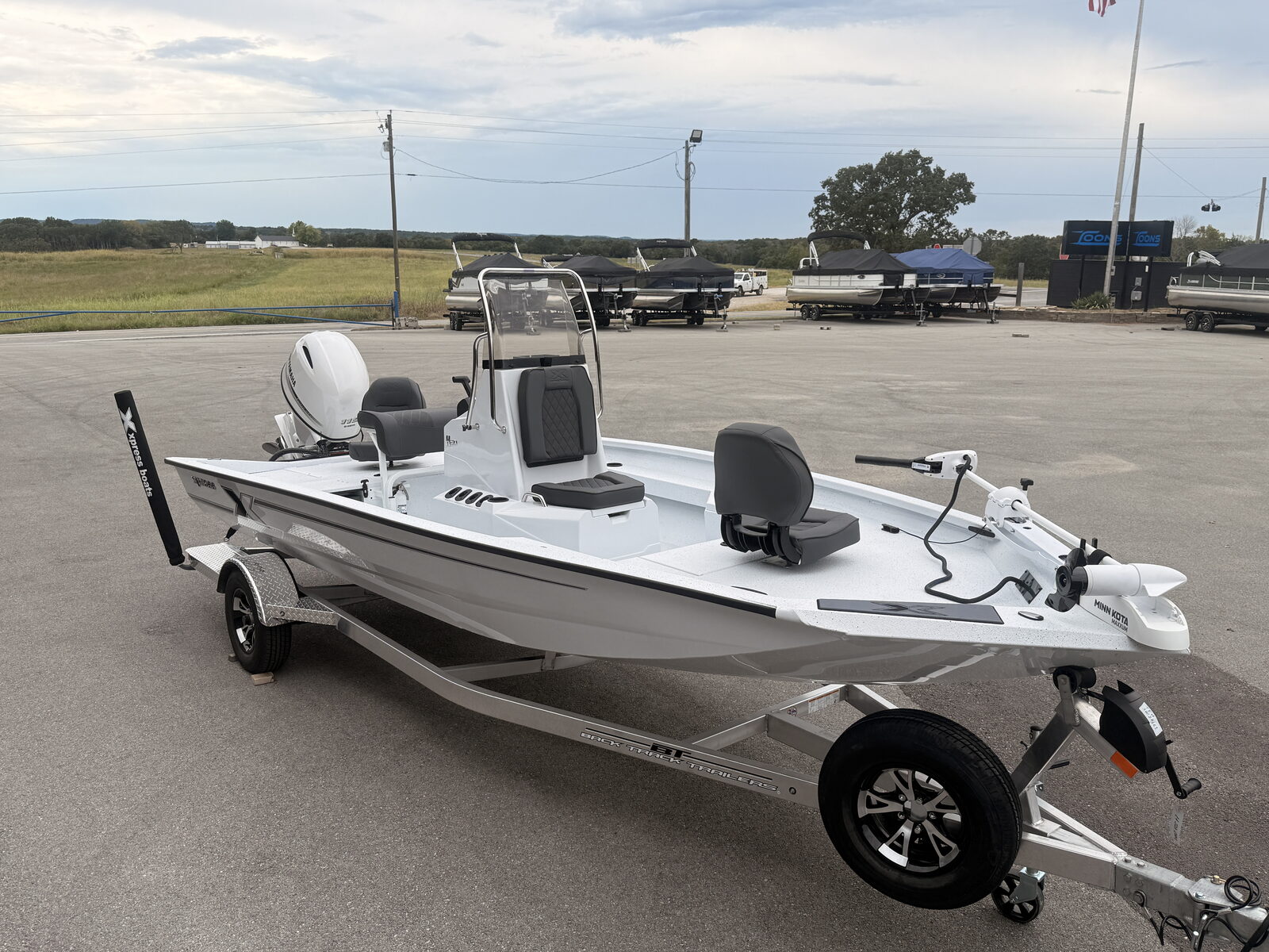 2027 Xpress H20 Bay Fishing Boat