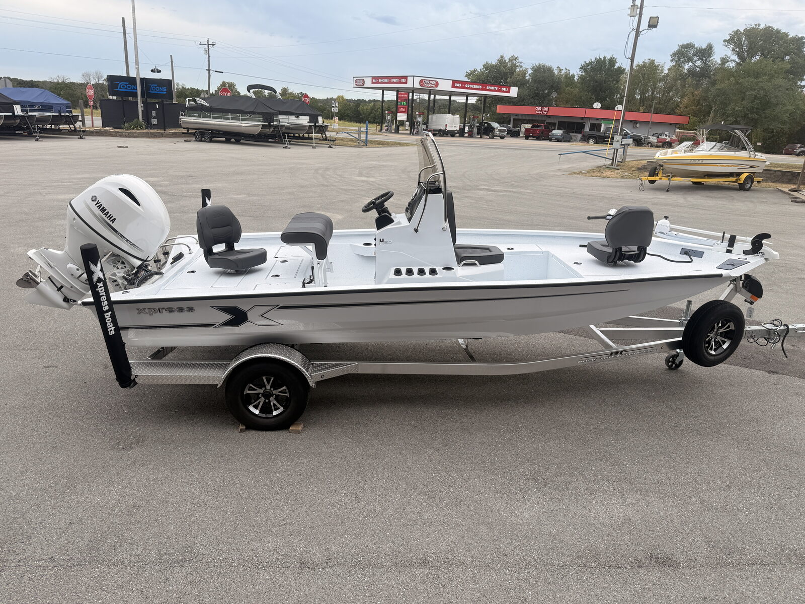 2027 Xpress H20 Bay Fishing Boat