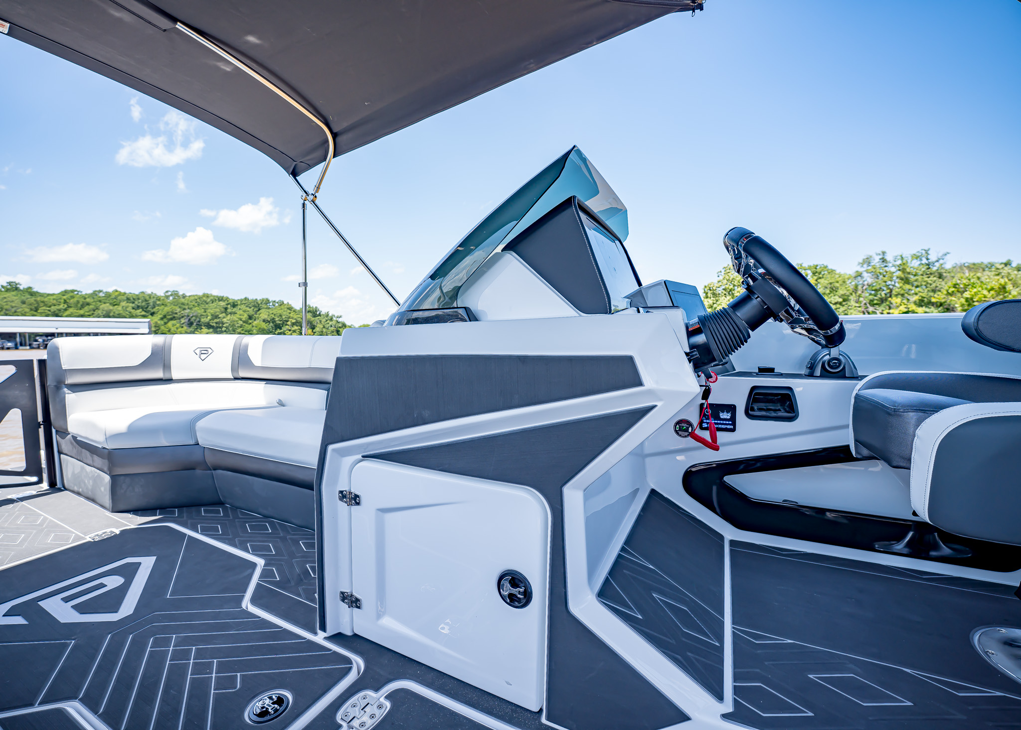 2025 Paradigm 266 SL Surf Snow White Surf Boat