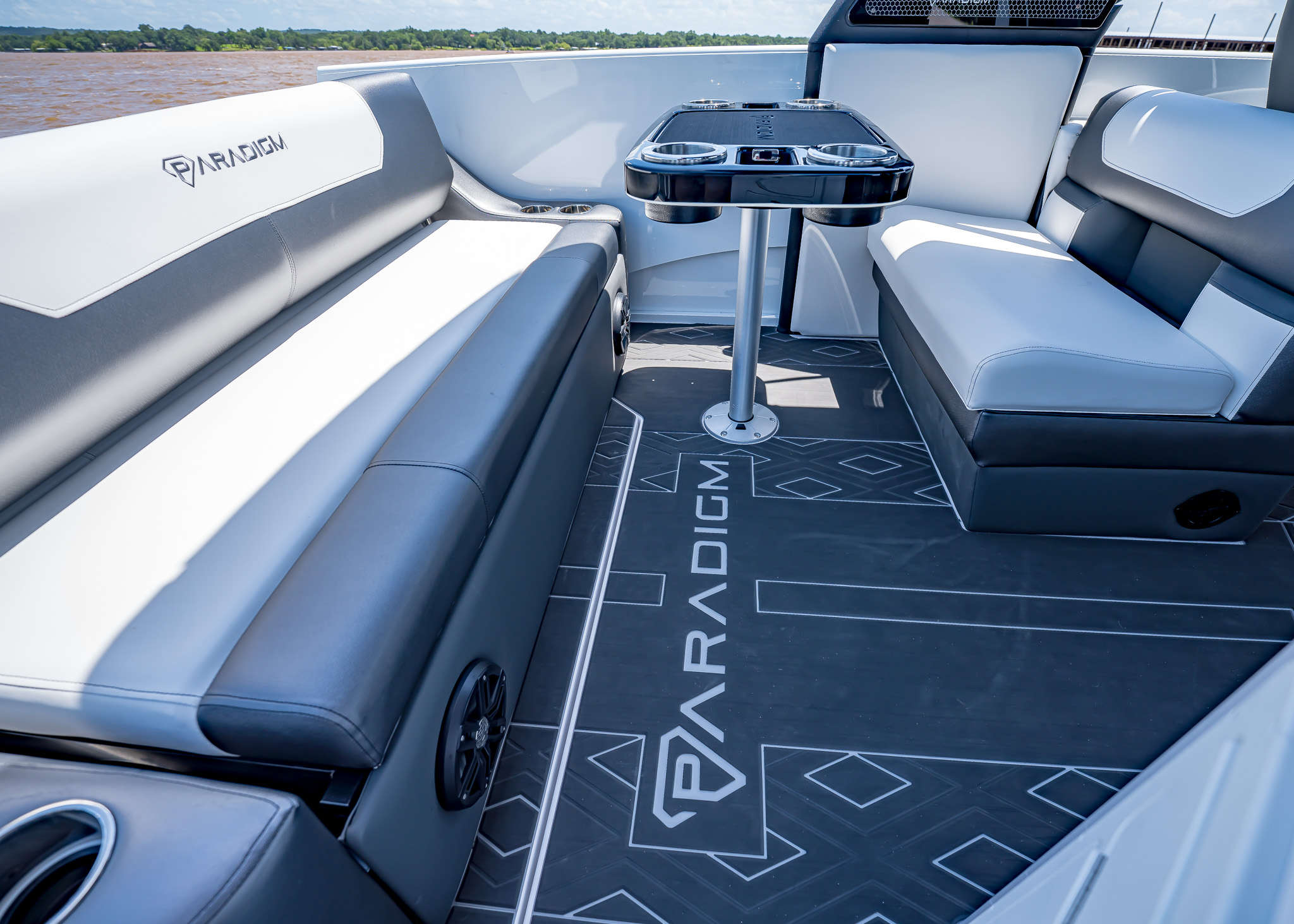 2025 Paradigm 266 SL Surf Snow White Surf Boat