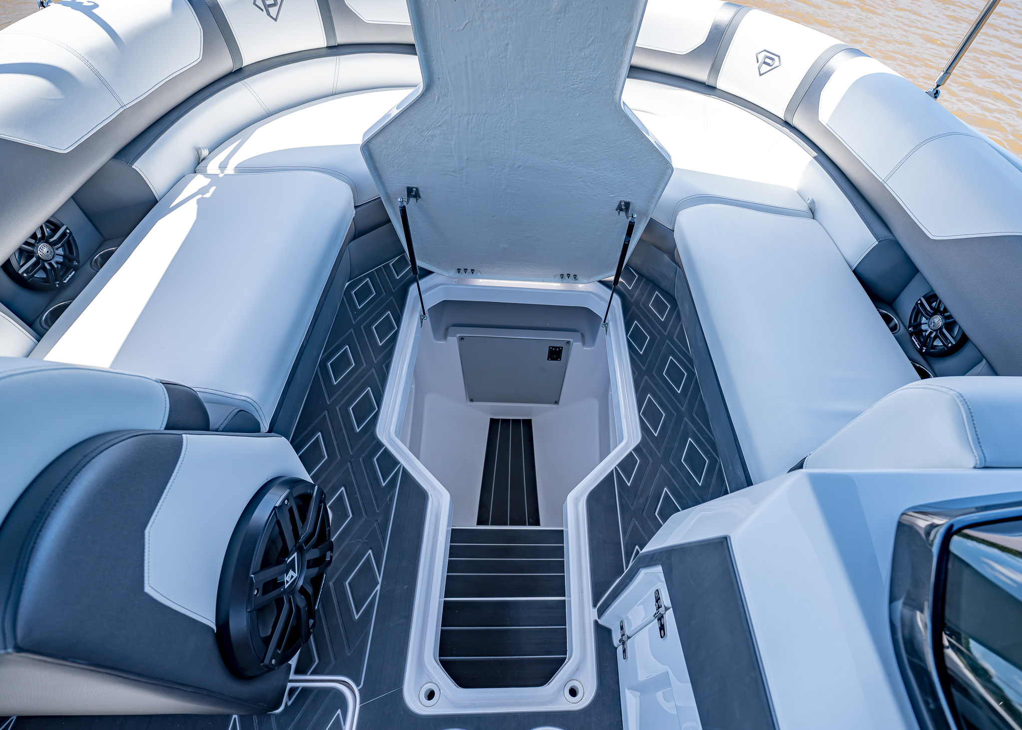 2025 Paradigm 266 SL Surf Snow White Surf Boat