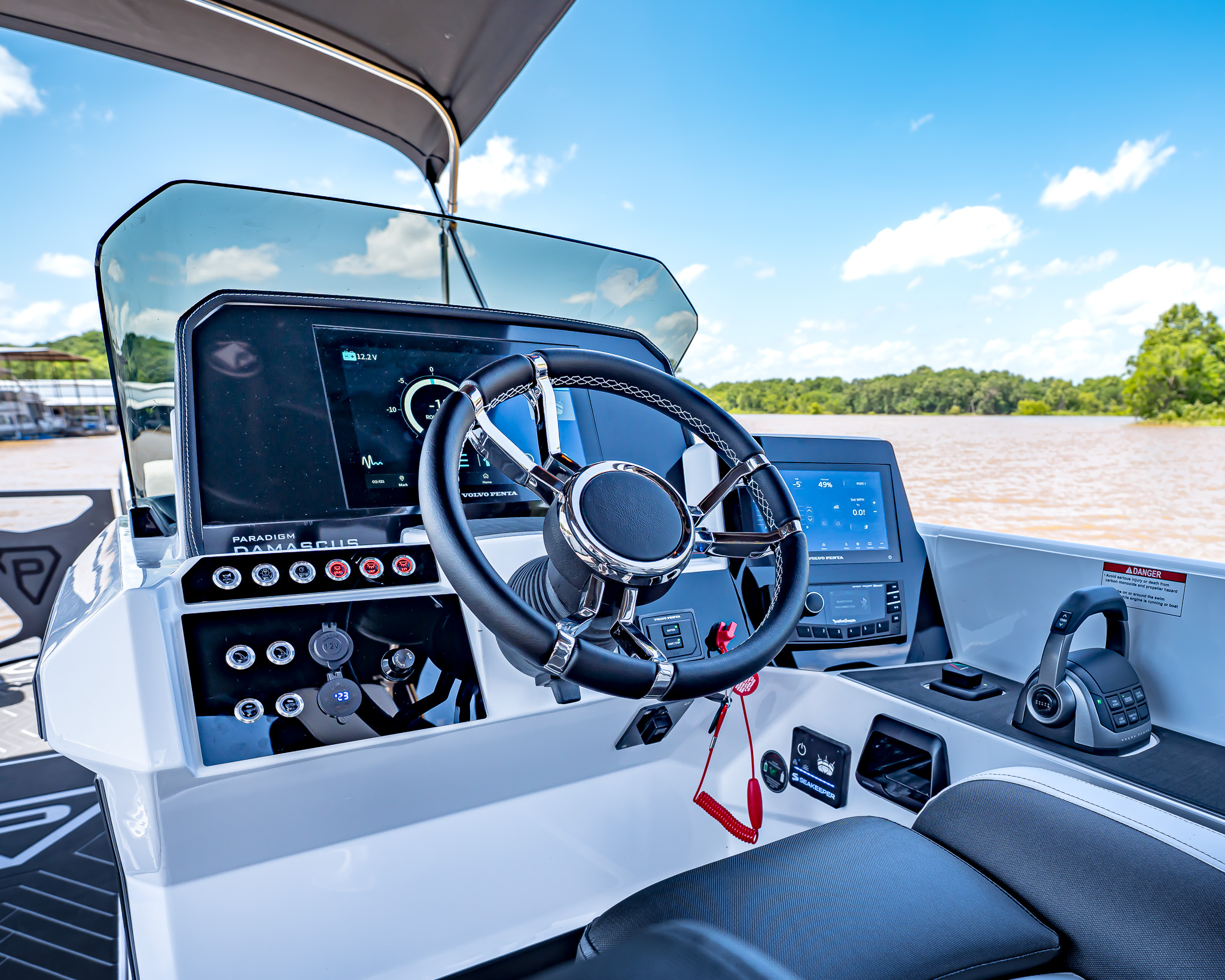2025 Paradigm 266 SL Surf Snow White Surf Boat
