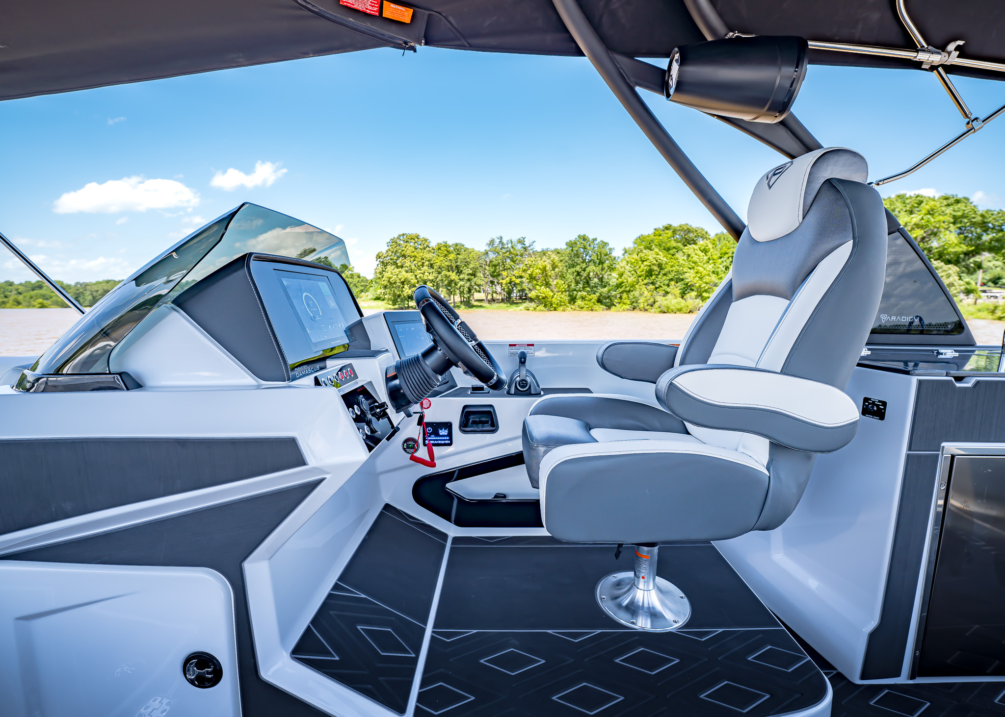 2025 Paradigm 266 SL Surf Snow White Surf Boat