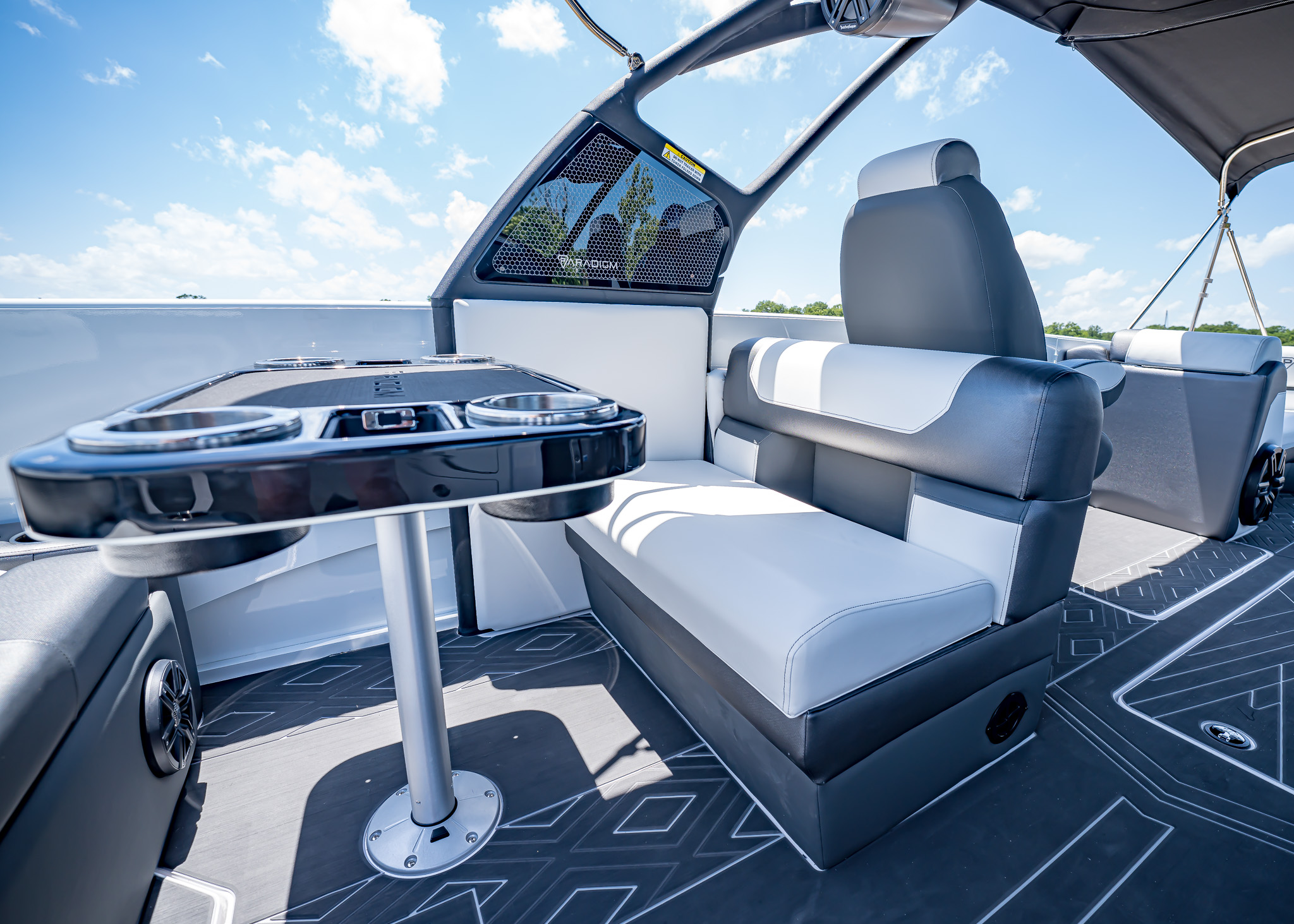 2025 Paradigm 266 SL Surf Snow White Surf Boat