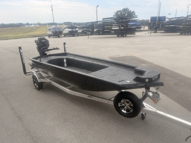 2027 Xpress BAYOU180 Fishing Boat