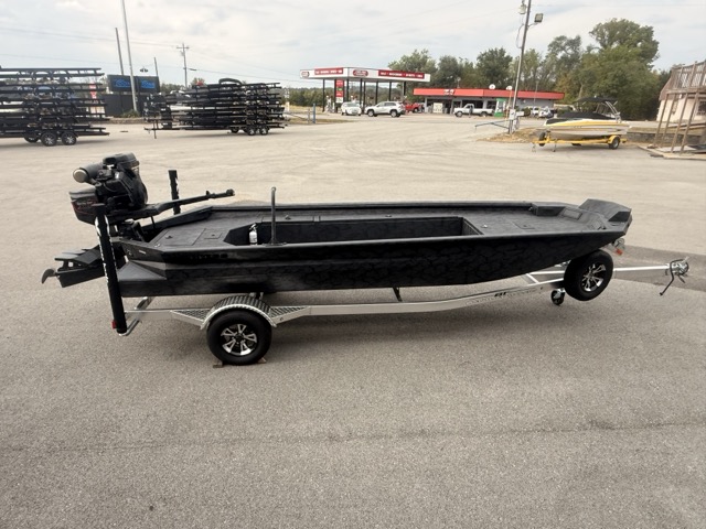 2027 Xpress BAYOU180 Fishing Boat