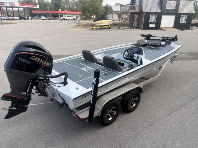 2027 Xpress H20 Bass Fishing Boat