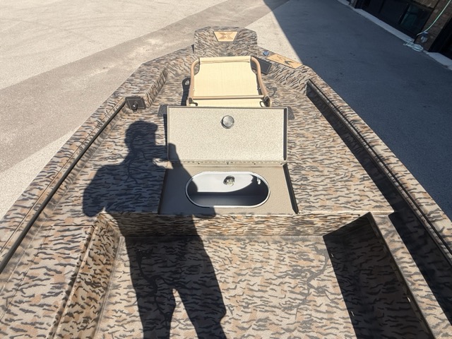2027 Xpress X18DB Fishing Boat