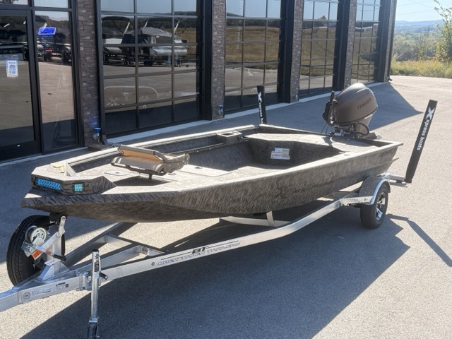 2027 Xpress X18DB Fishing Boat