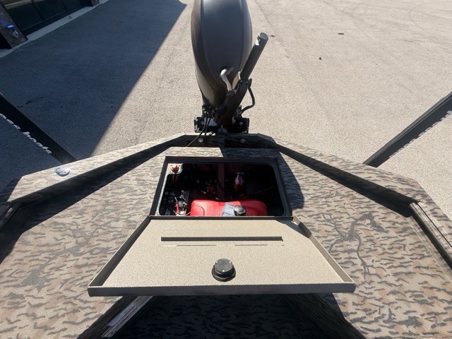 2027 Xpress X18DB Fishing Boat