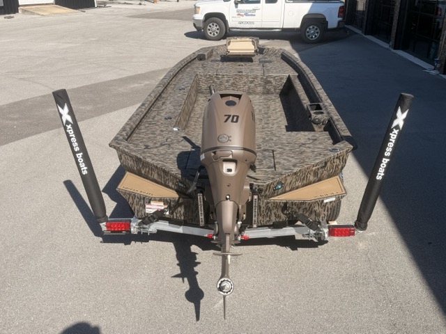2027 Xpress X18DB Fishing Boat