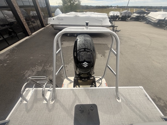 2027 Landau 23 Island Breeze Pontoon