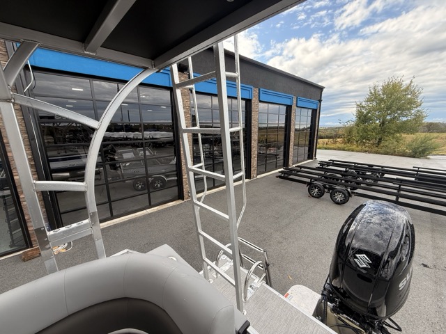 2027 Landau 25 Island Breeze Sundeck Pontoon
