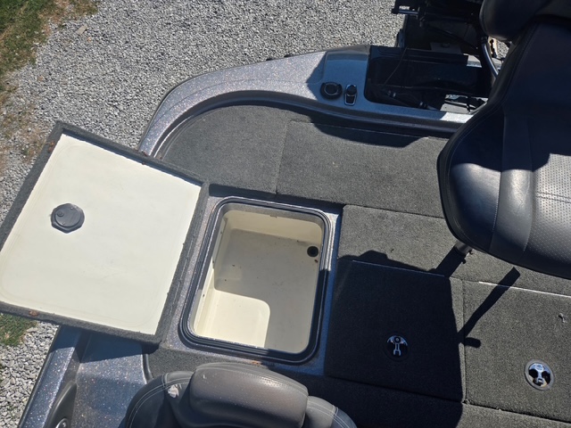 2013 Ranger Z118 Fishing Boat