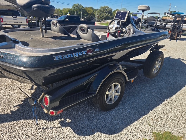 2013 Ranger Z118 Fishing Boat