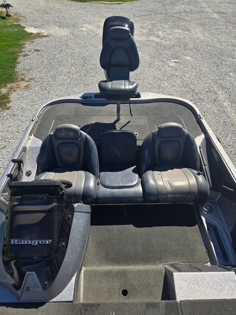 2013 Ranger Z118 Fishing Boat