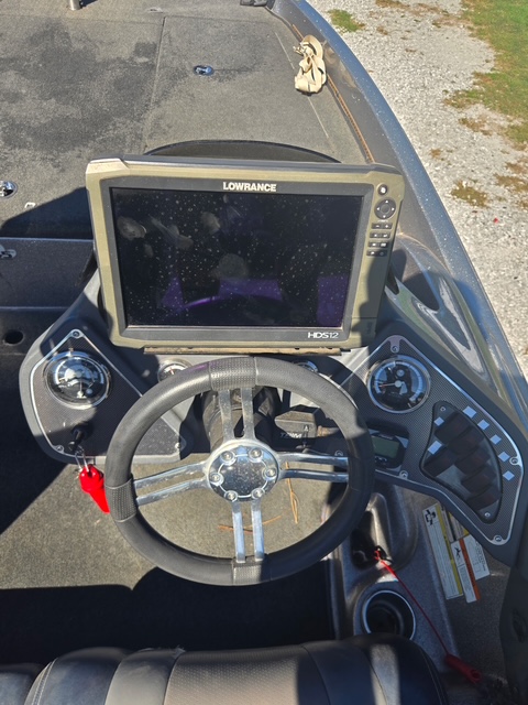 2013 Ranger Z118 Fishing Boat