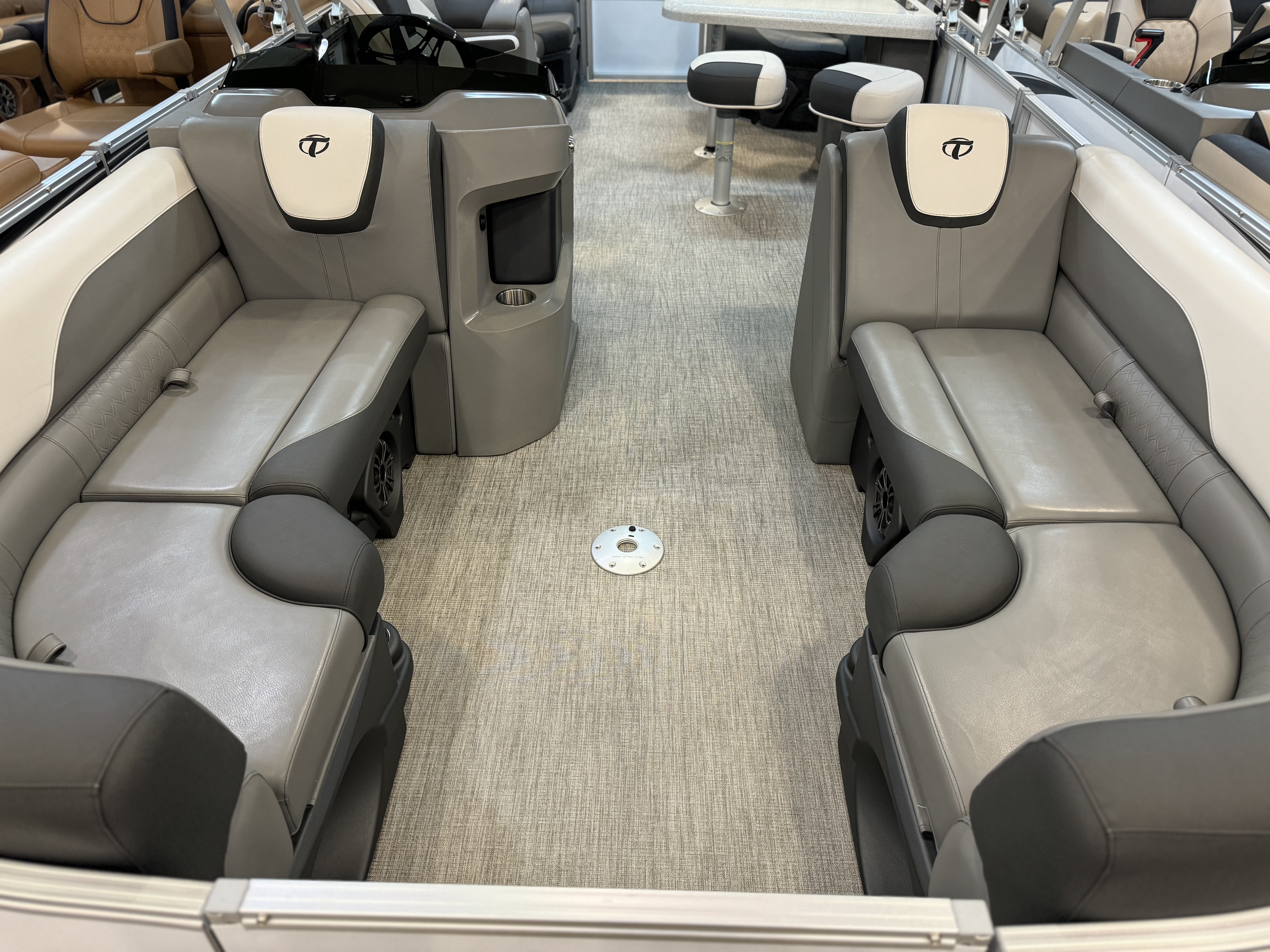 2024 Tahoe LTZ 23 Pontoon