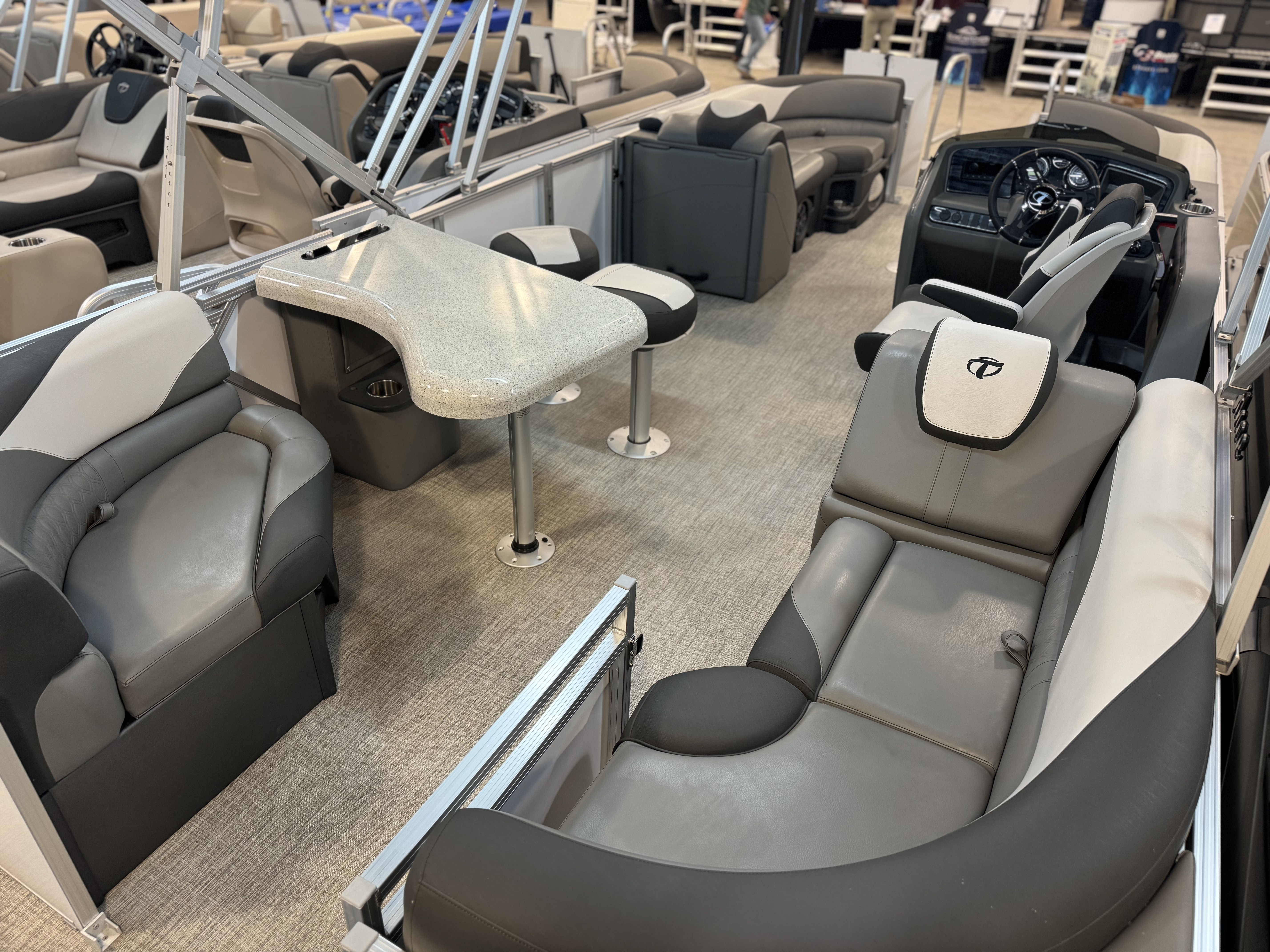 2024 Tahoe LTZ 23 Pontoon