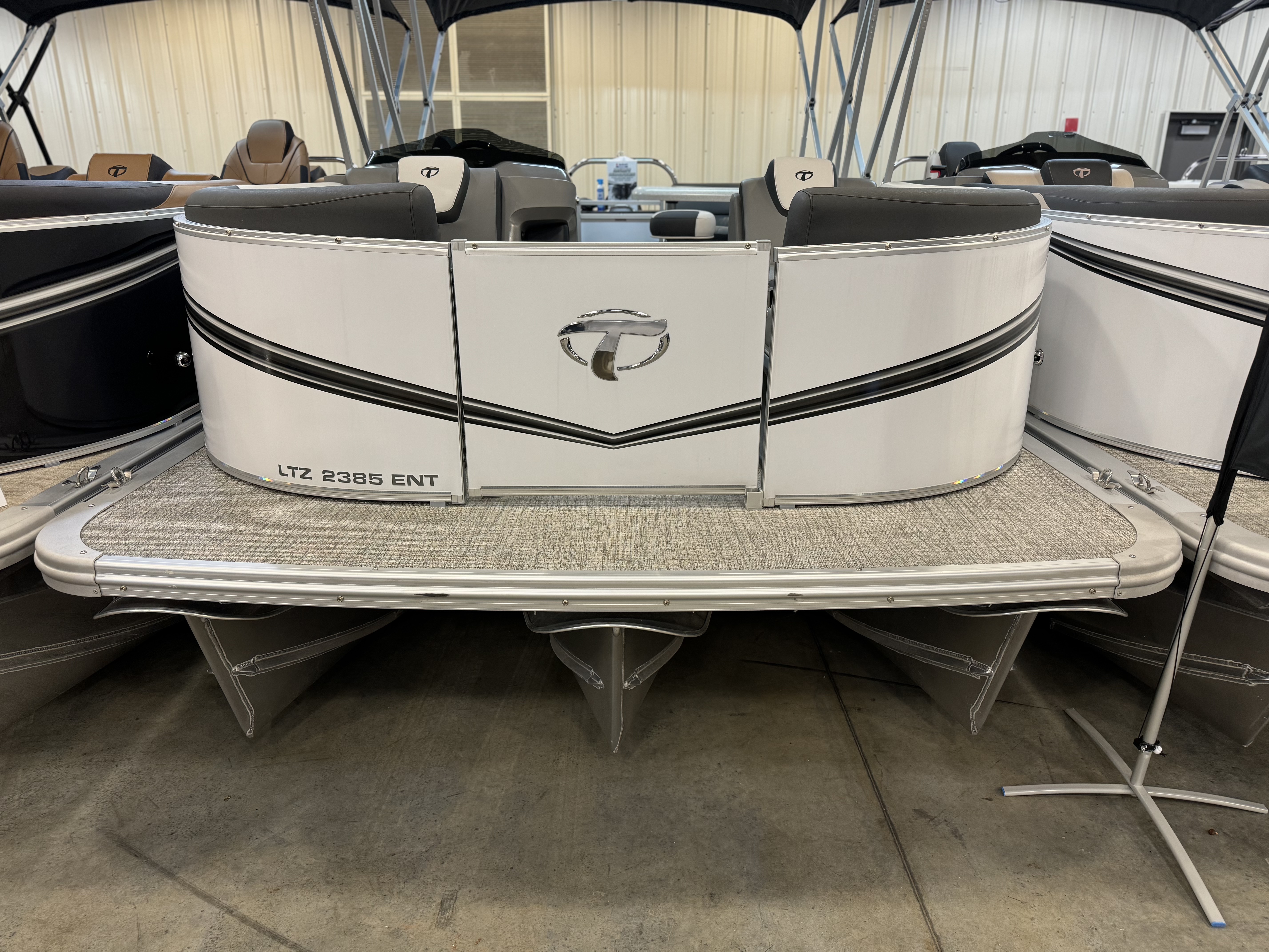 2024 Tahoe LTZ 23 Pontoon