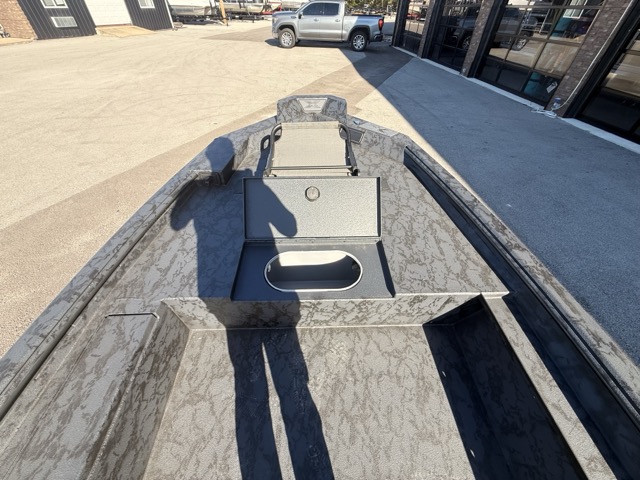2027 Xpress X18DB Fishing Boat