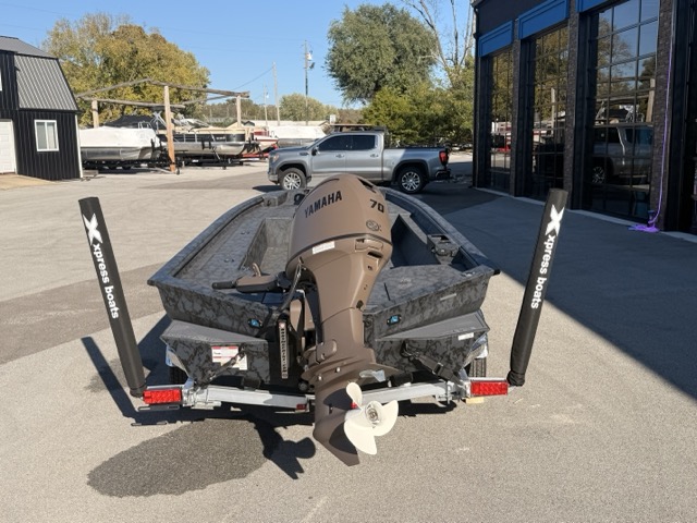 2027 Xpress X18DB Fishing Boat